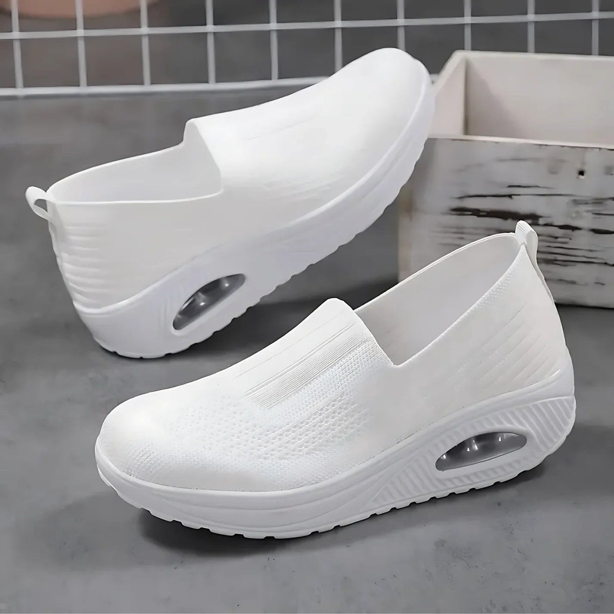 Amelie | Damskie buty wsuwane z amortyzacją, ortopedyczne buty komfortowe | Erwnn | Czarny