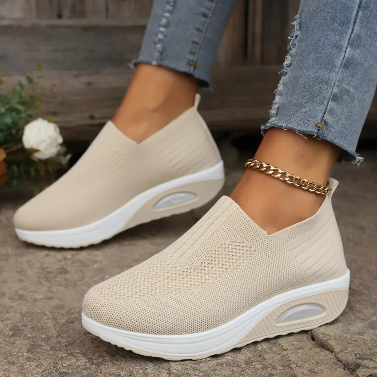 Amelie | Damskie buty wsuwane z amortyzacją, ortopedyczne buty komfortowe | Erwnn | Czarny