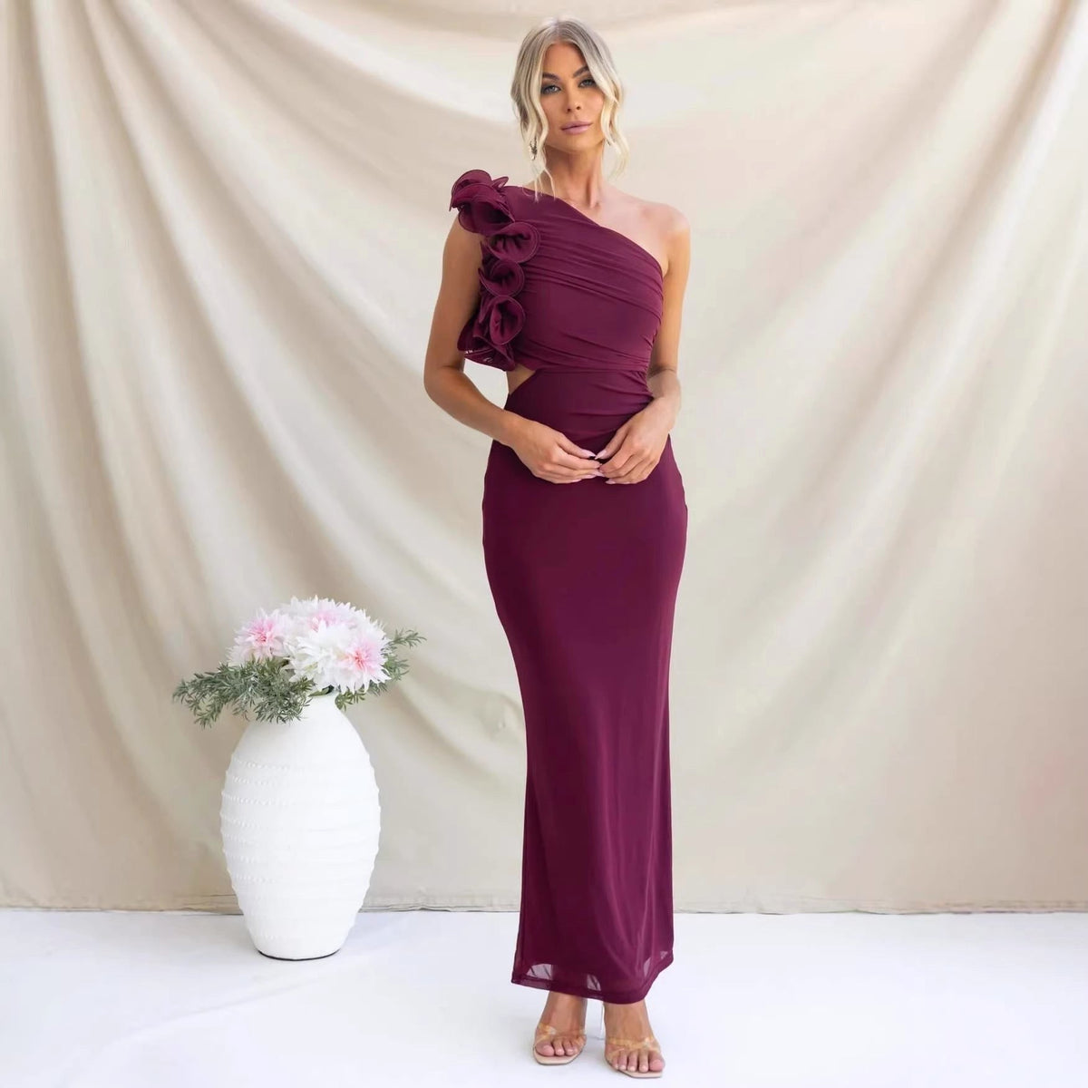 Claudine | Damska sukienka maxi na jedno ramię z detalem z falbaną, dopasowana sukienka wieczorowa | Erwnn | Czarny