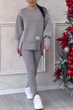 Alina | Bluza o luźnym kroju z rozcięciami i legginsy, dwuczęściowy zestaw domowy dla kobiet | Erwnn