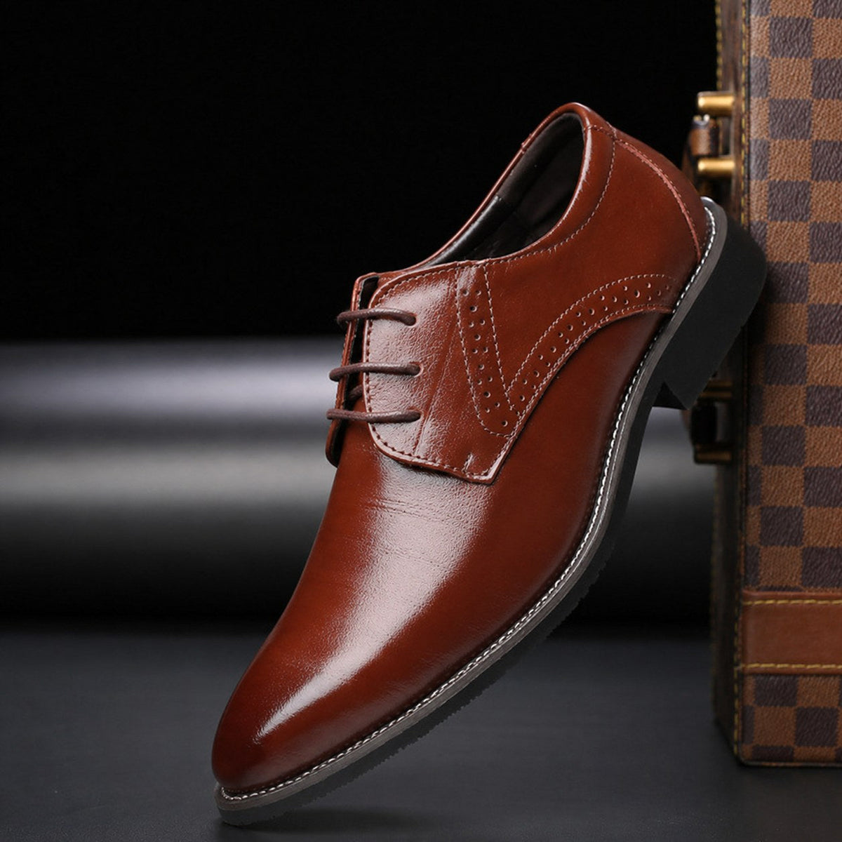 Thomas | Męskie sznurowane buty z detalami brogue, eleganckie buty biznesowe | Erwnn | Czarny